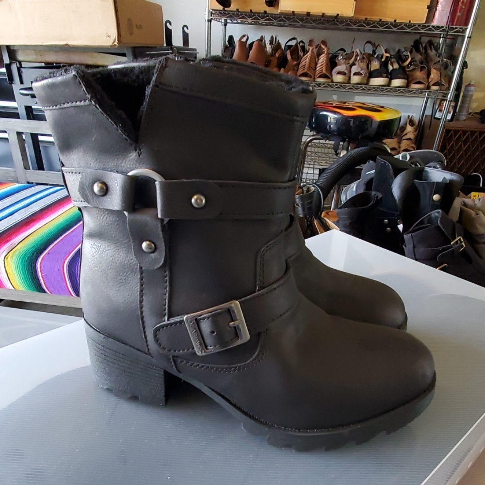 Bearpaw boots